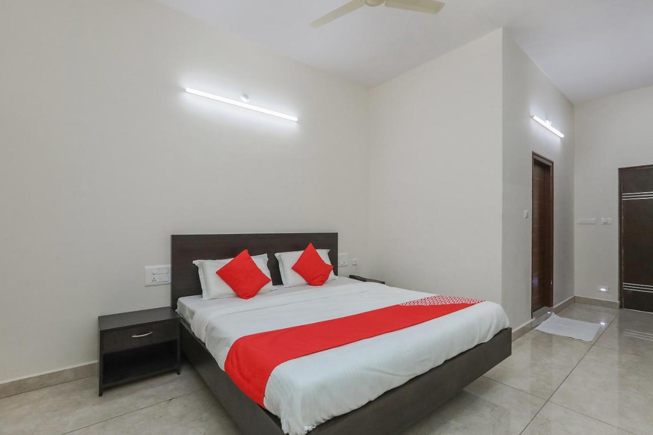 Oyo 22211 Shree Ankanatheshwara Residency Hotel Nanjangud Exterior foto